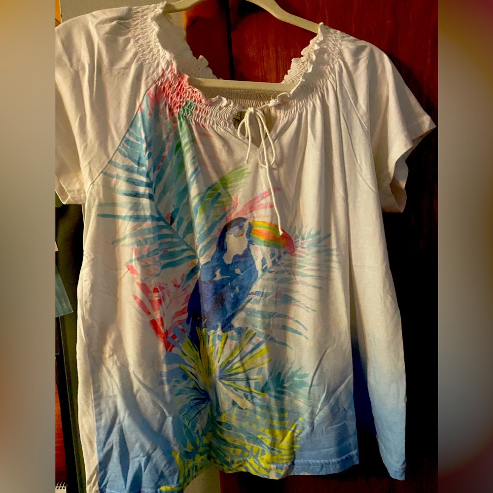 Women's XL light weight top with a picture of Toucan. String around neckline